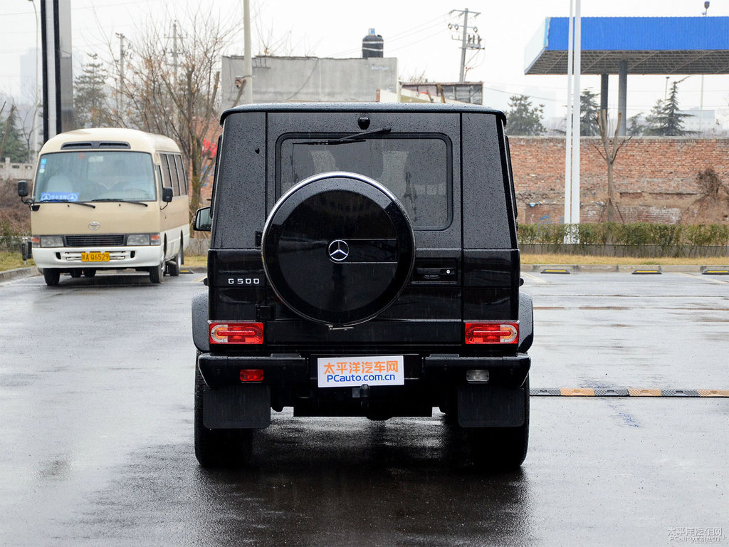 曜巖黑奔馳G級(jí)整車(chē)外觀外觀圖片