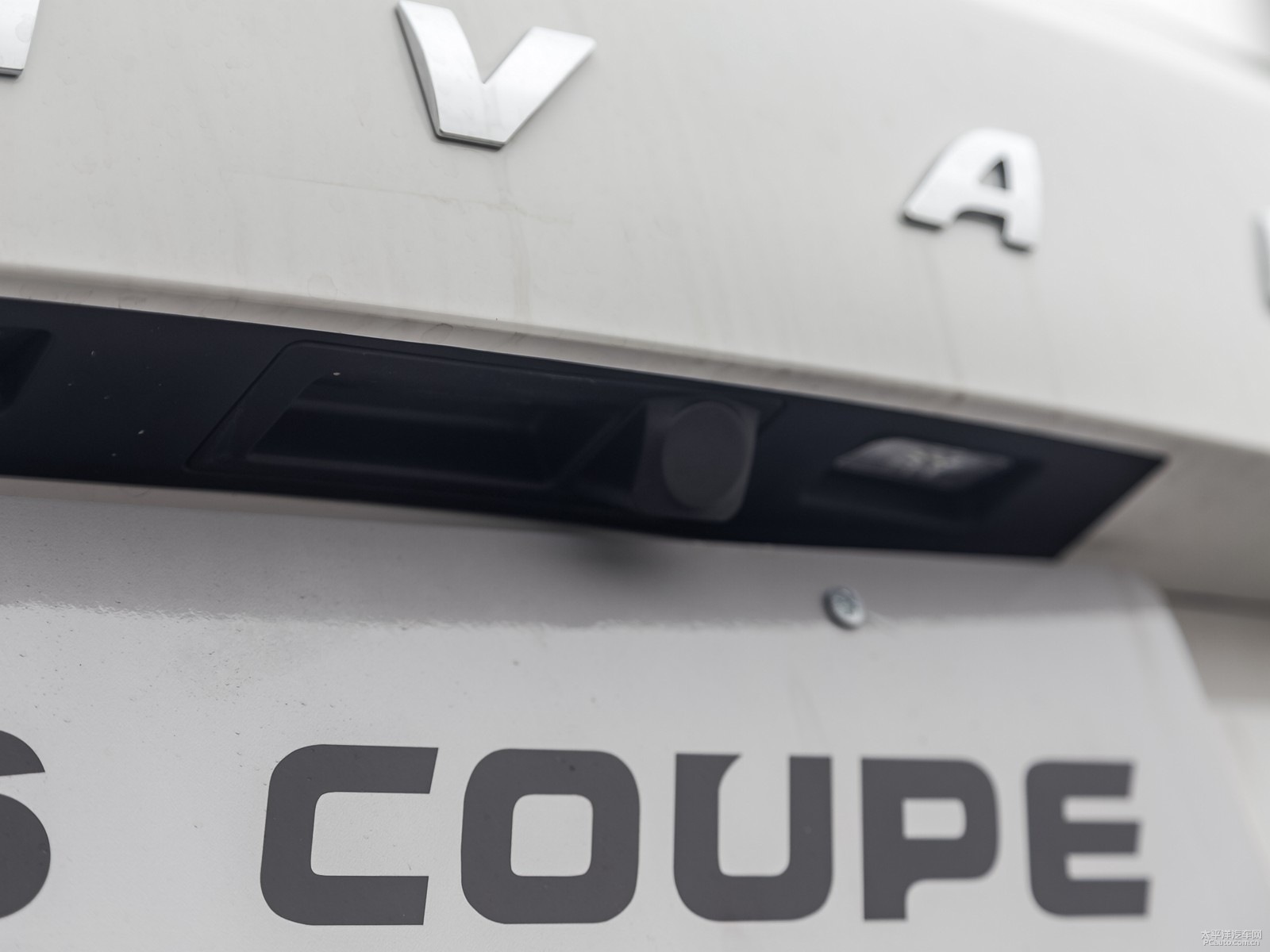 Oذ׹H6 Coupe܇(ch)β^(gun)DƬ