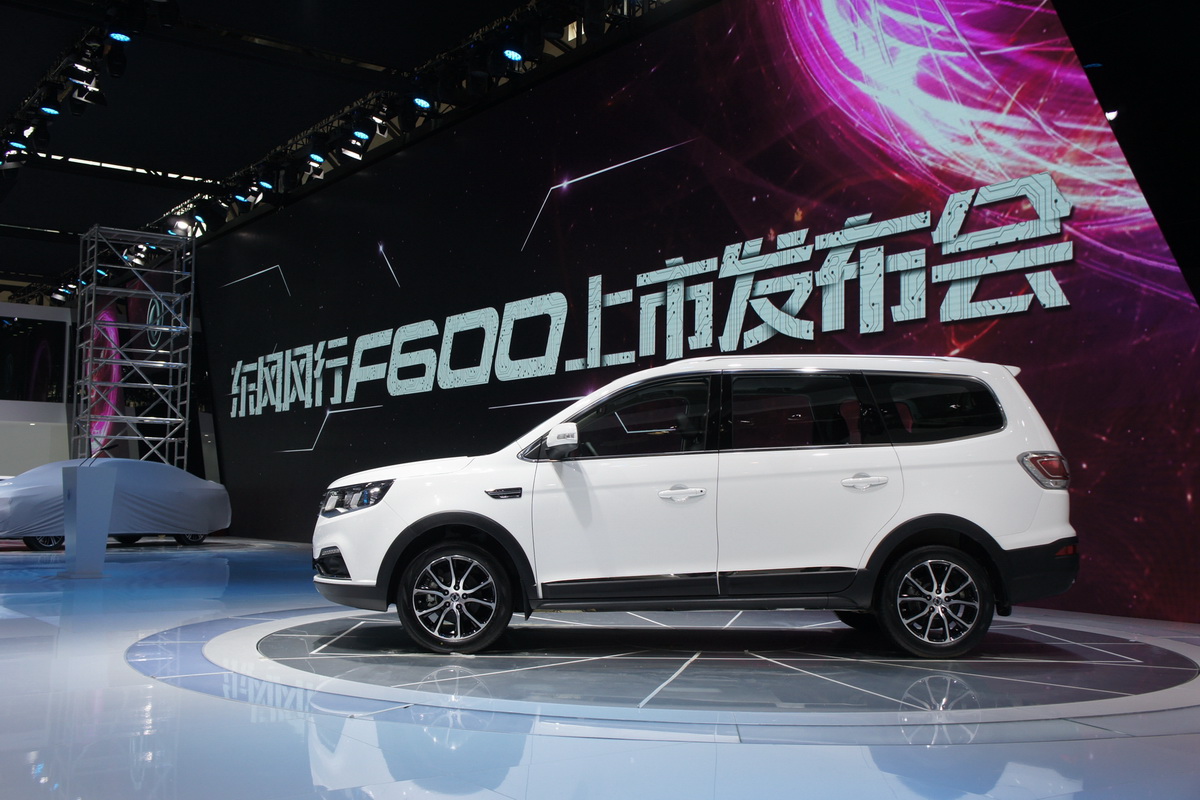 風(fēng)行SX6車展高清大圖