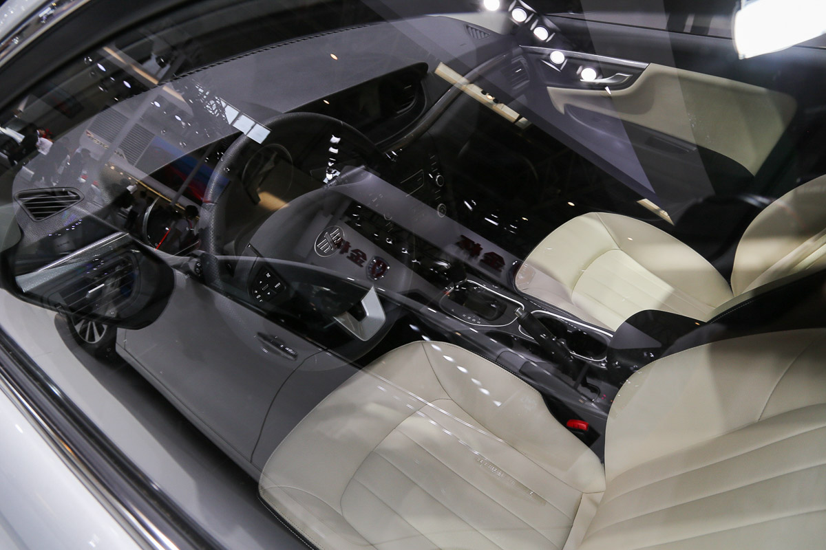 奔騰B50車展高清大圖