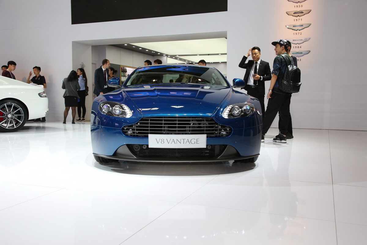 V8 VantageDƬ