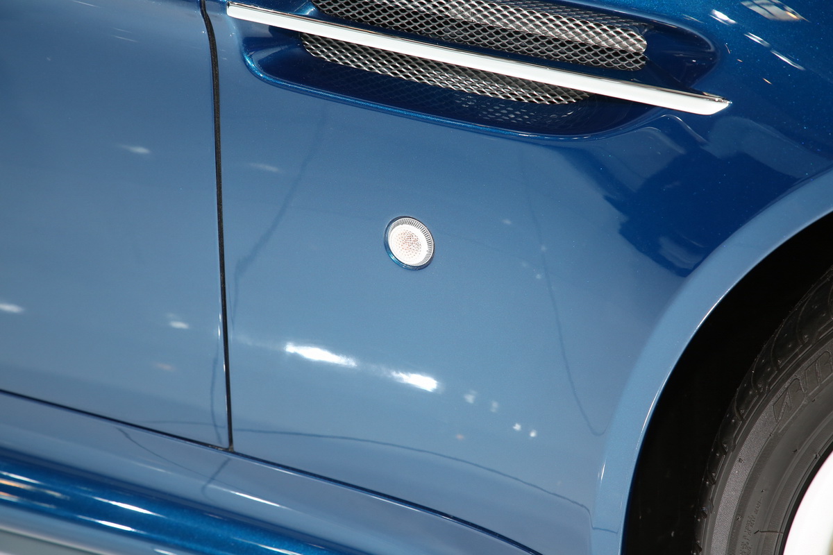 V8 VantageDƬ
