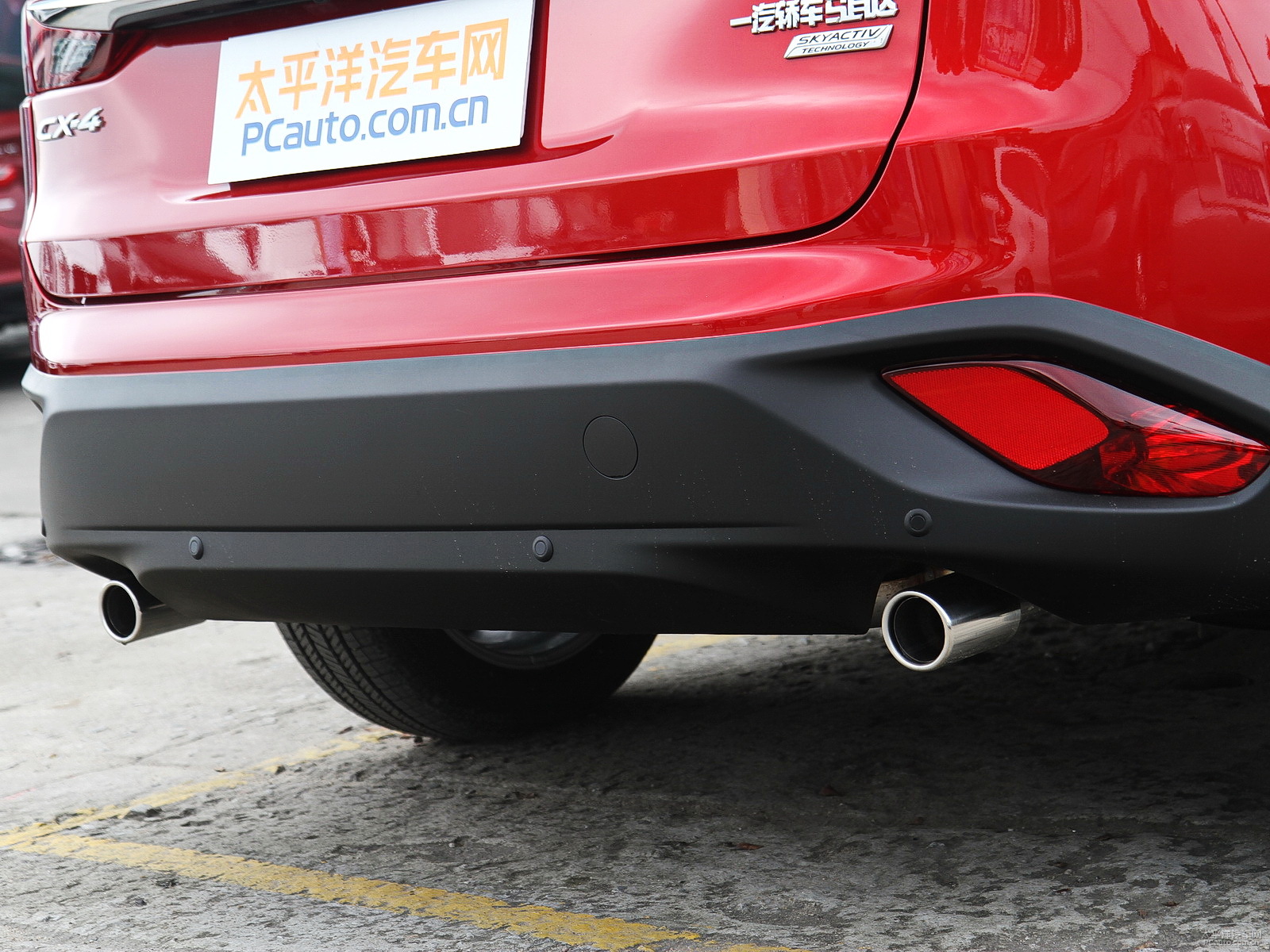 魂動(dòng)紅馬自達(dá)CX-4車尾外觀圖片