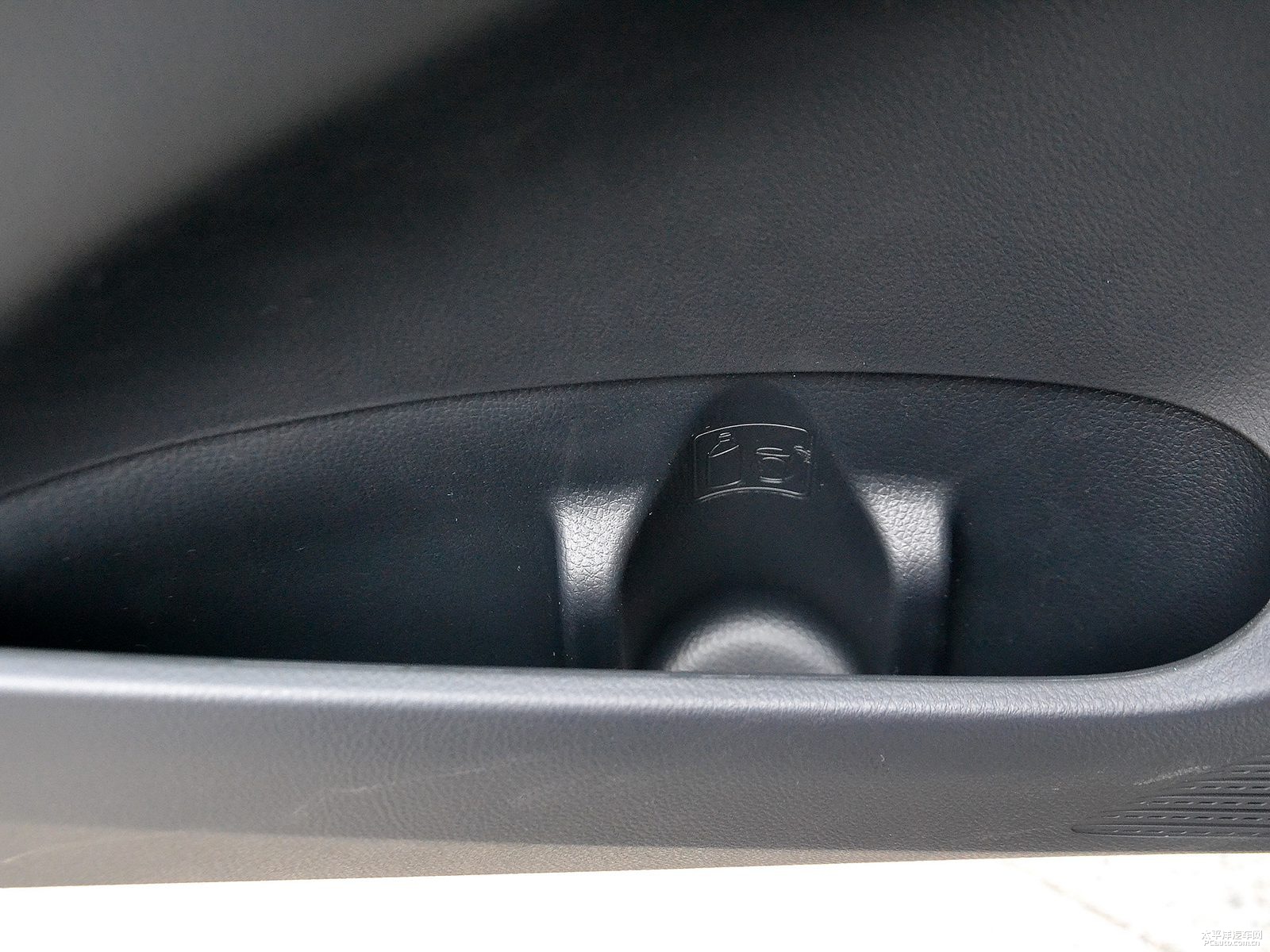 YARiS L 致炫空間高清大圖