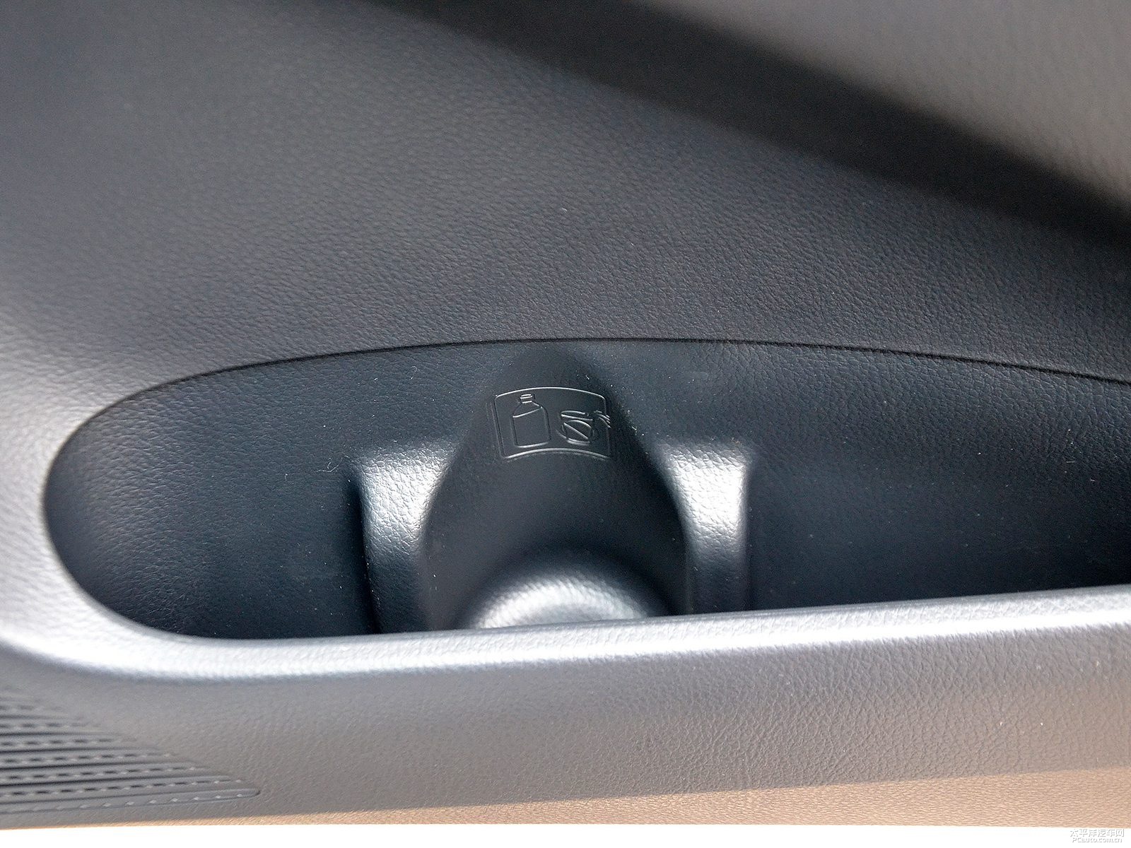 YARiS L 致炫空間高清大圖
