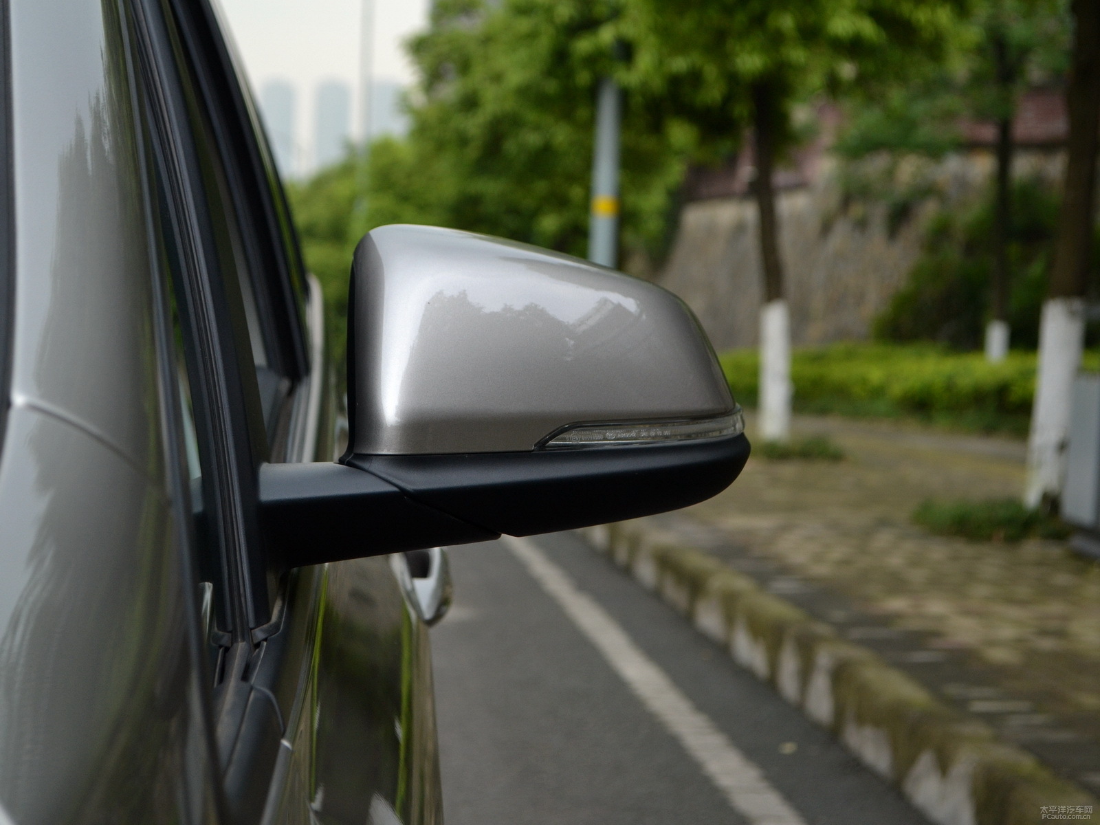 寶馬2系旅行車外觀高清大圖