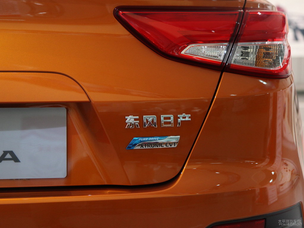 旋風橙藍鳥車尾外觀圖片