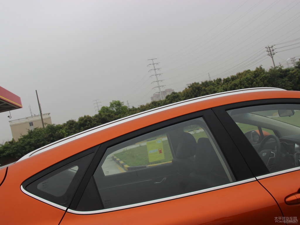 琉璃橙帝豪GS車身外觀圖片