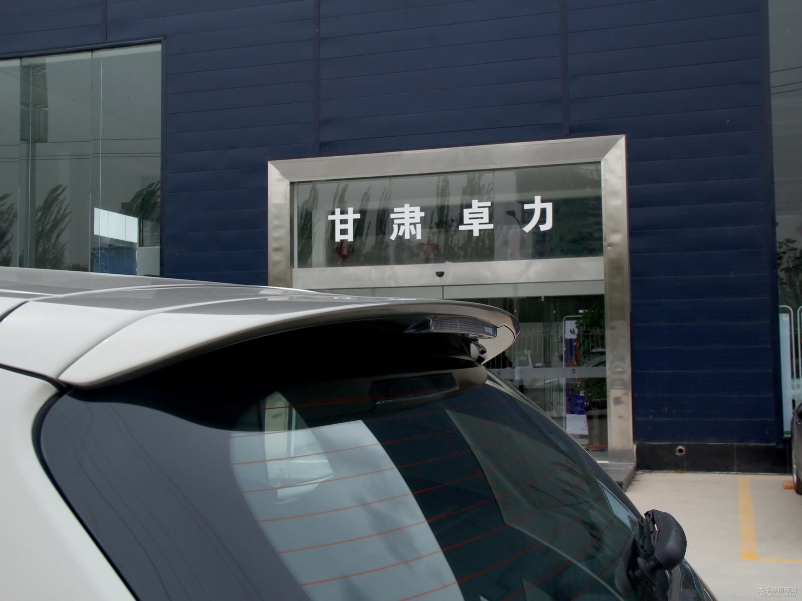 標(biāo)致3008外觀高清大圖