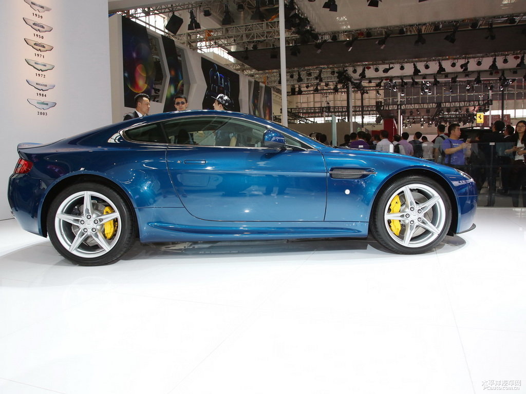 V8 Vantage外觀高清大圖