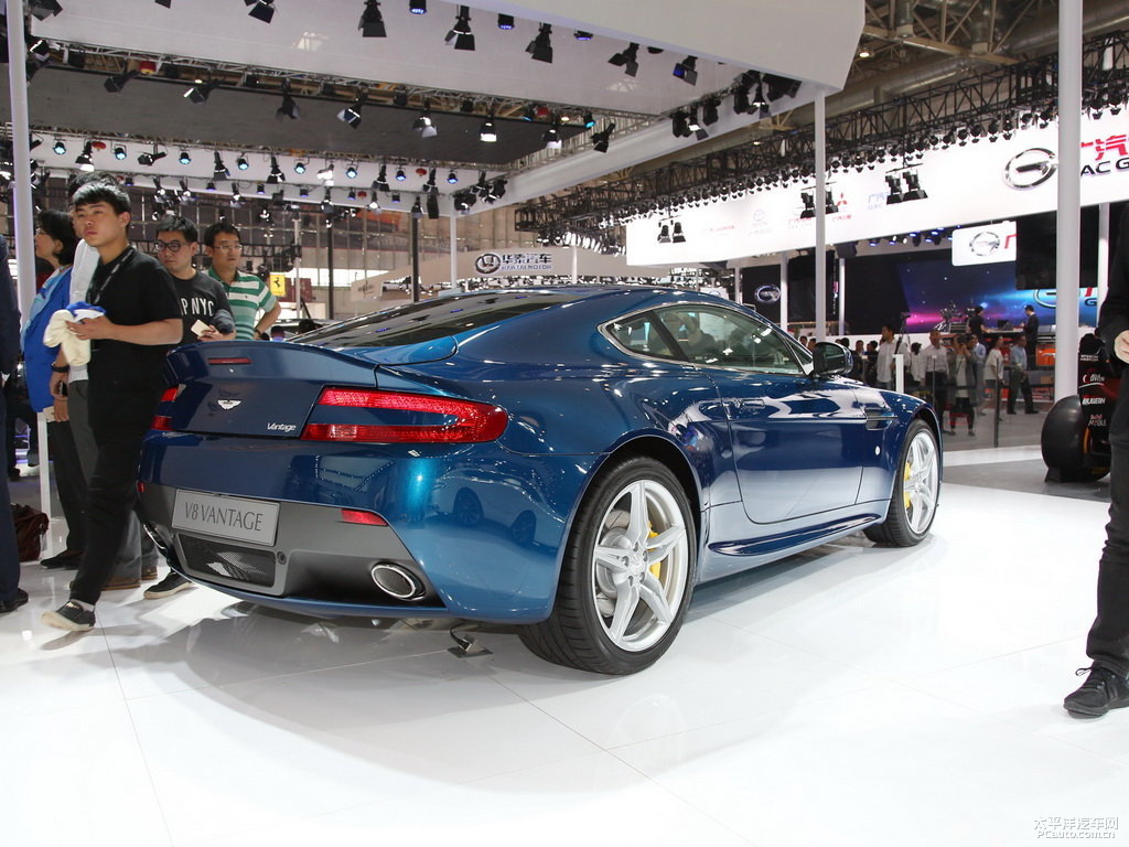 V8 Vantage外觀(guān)高清大圖