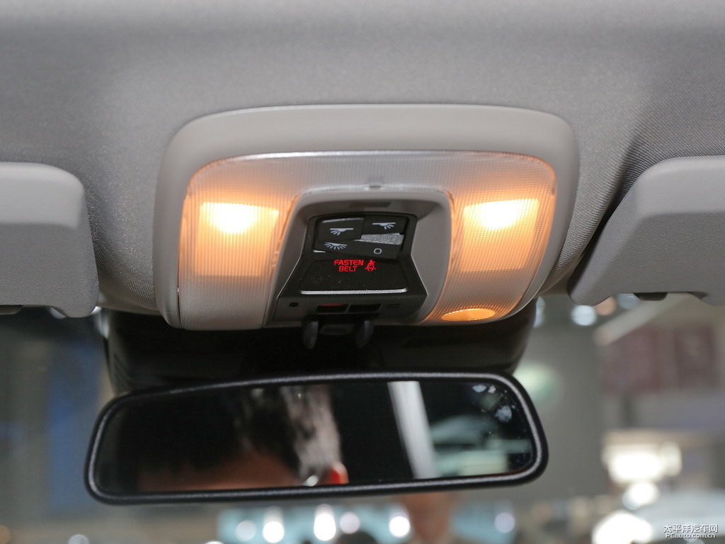 醇咖色沃爾沃XC60車廂內(nèi)飾圖片