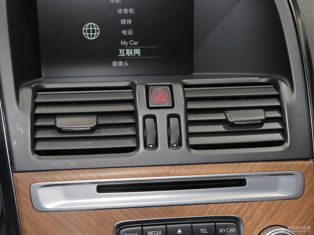 醇咖色沃爾沃XC60中控內(nèi)飾圖片