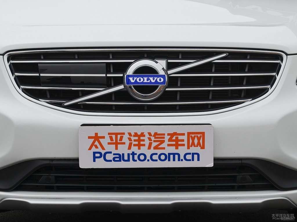 冰雪白沃爾沃XC60車頭外觀圖片