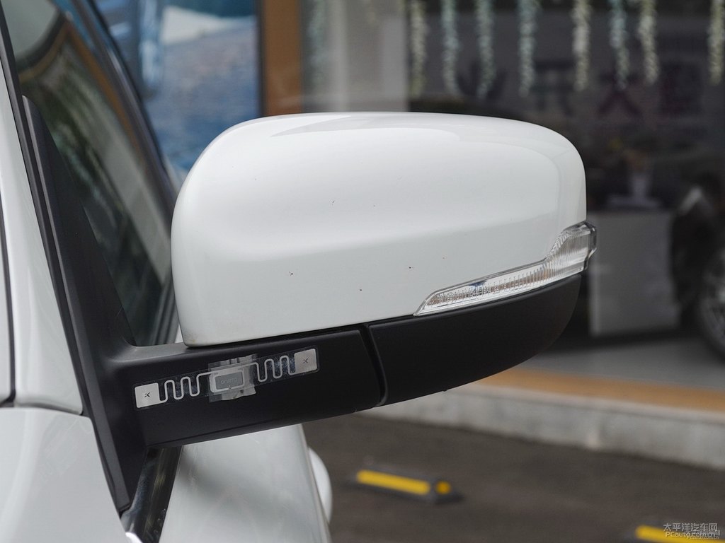 冰雪白沃爾沃XC60車(chē)身外觀圖片