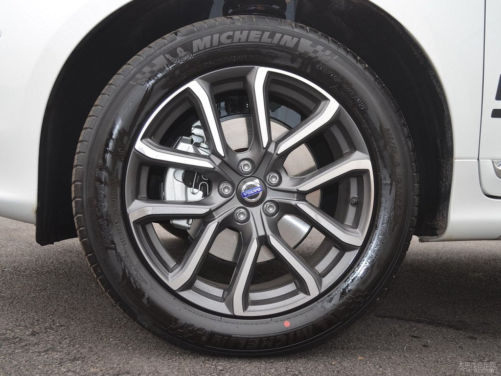 冰雪白沃爾沃XC60車(chē)身外觀(guān)圖片