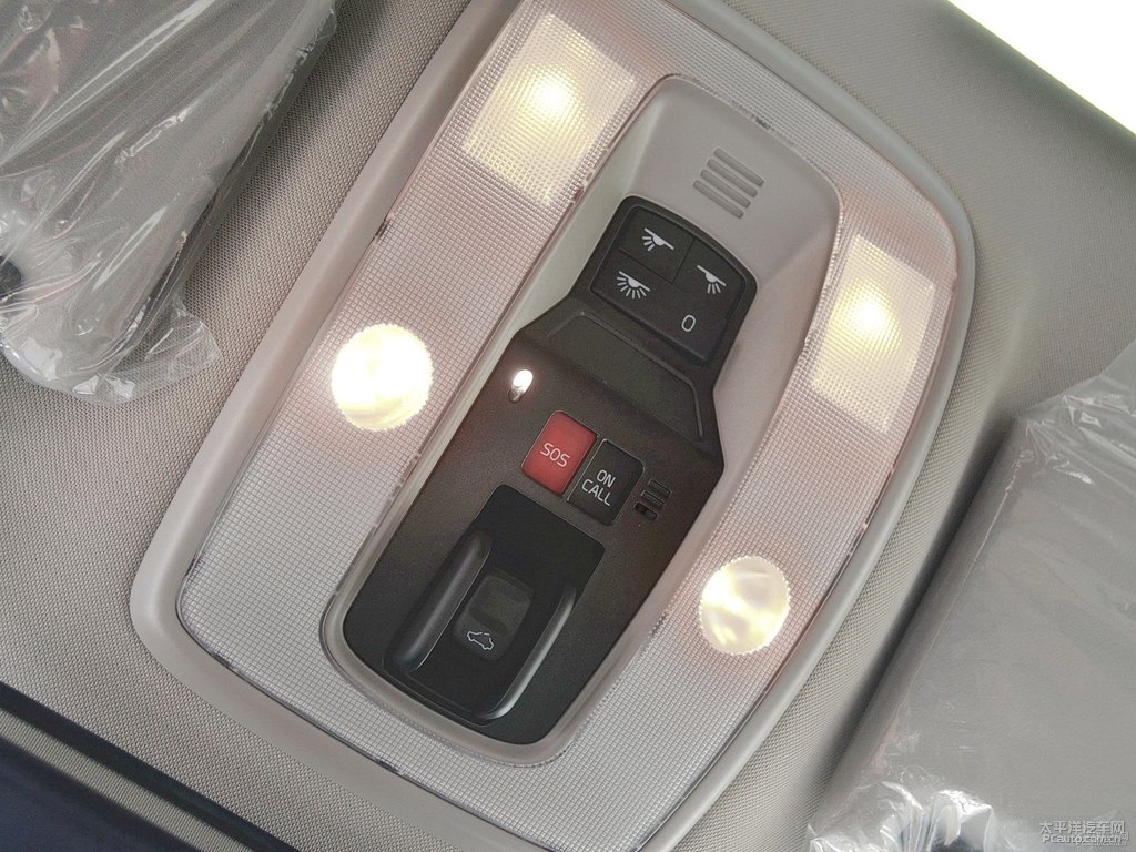冰雪白沃爾沃XC60車廂內(nèi)飾圖片