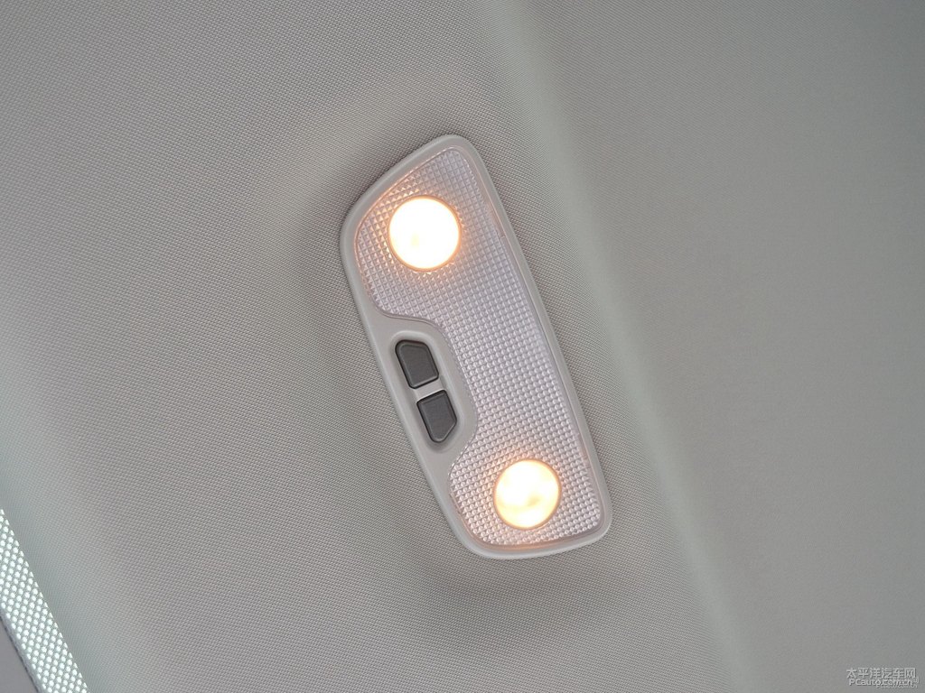 冰雪白沃爾沃XC60車廂內(nèi)飾圖片