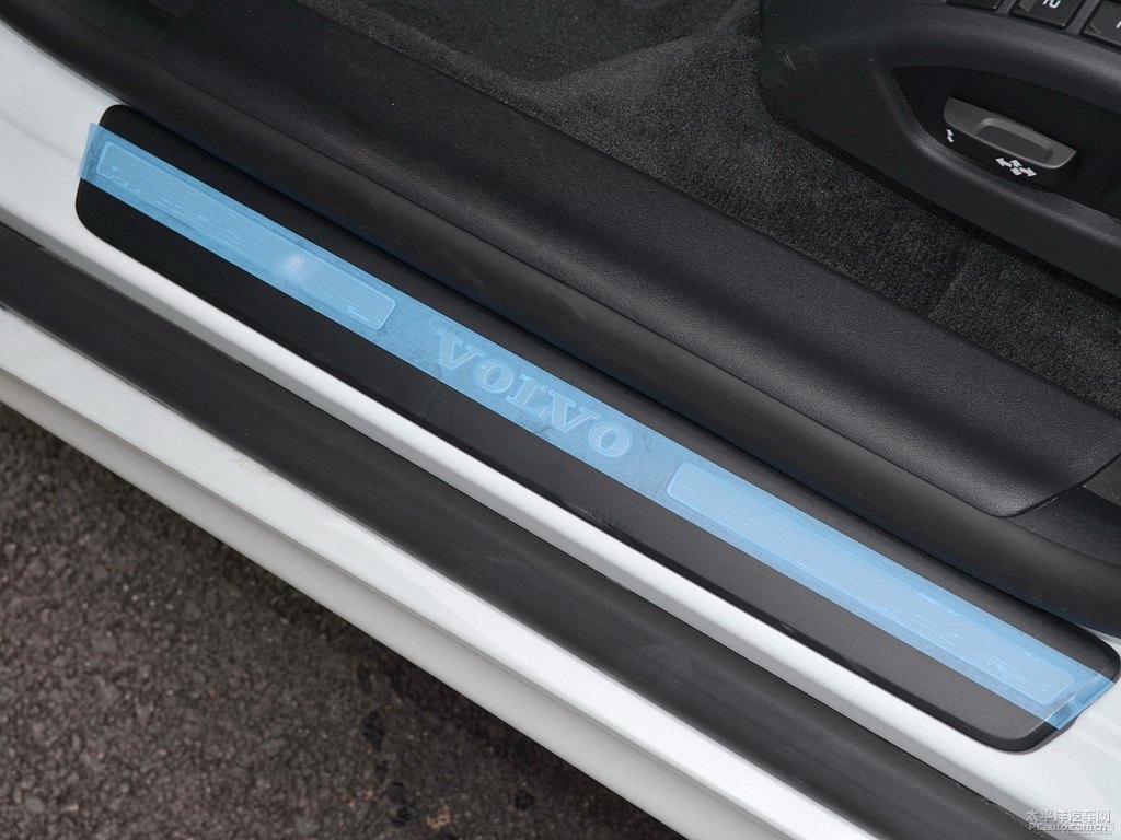 冰雪白沃爾沃XC60車廂內(nèi)飾圖片