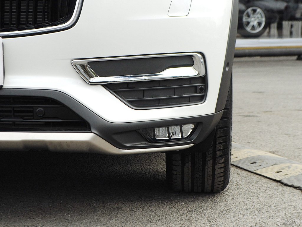水晶白沃爾沃XC90車頭外觀圖片