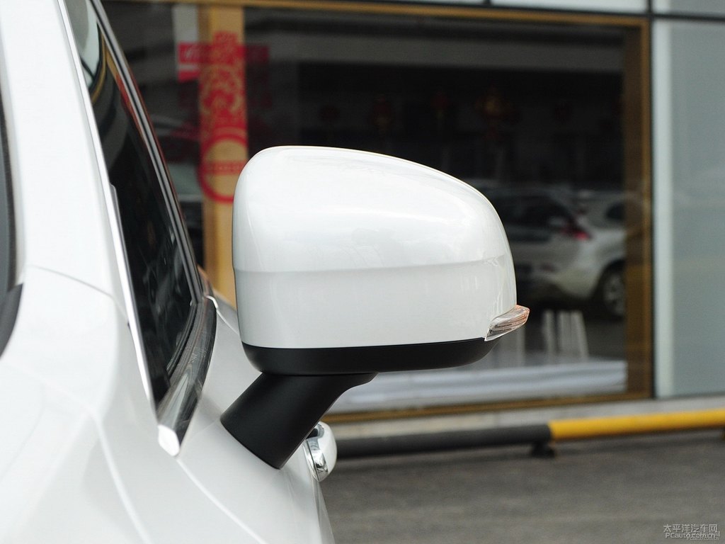 水晶白沃爾沃XC90車身外觀圖片