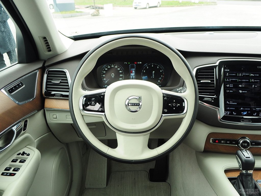 水晶白沃爾沃XC90中控內飾圖片