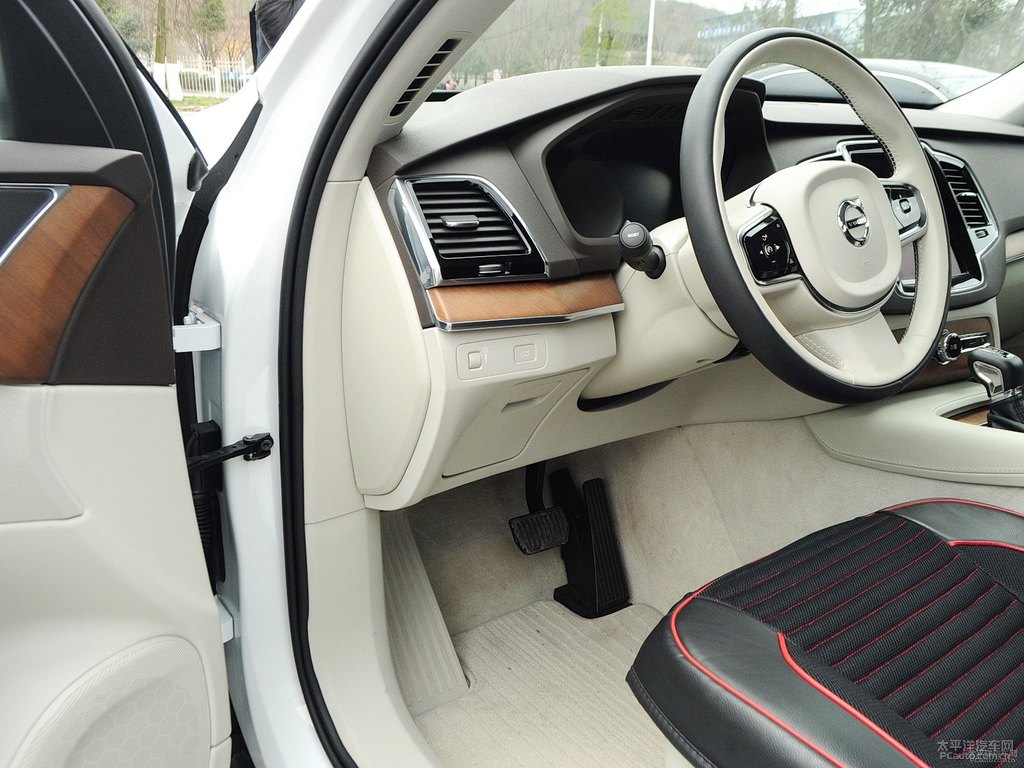 水晶白沃爾沃XC90中控內(nèi)飾圖片