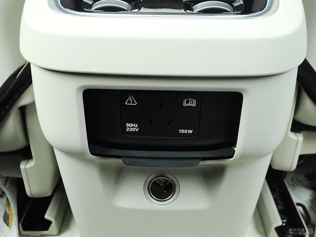 水晶白沃爾沃XC90座椅內(nèi)飾圖片