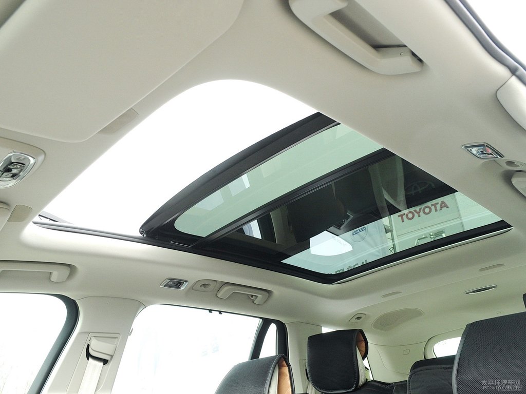 水晶白沃爾沃XC90車廂內(nèi)飾圖片