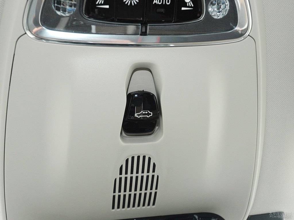 水晶白沃爾沃XC90車廂內飾圖片
