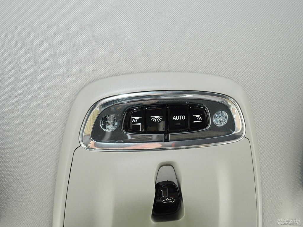 水晶白沃爾沃XC90車廂內(nèi)飾圖片