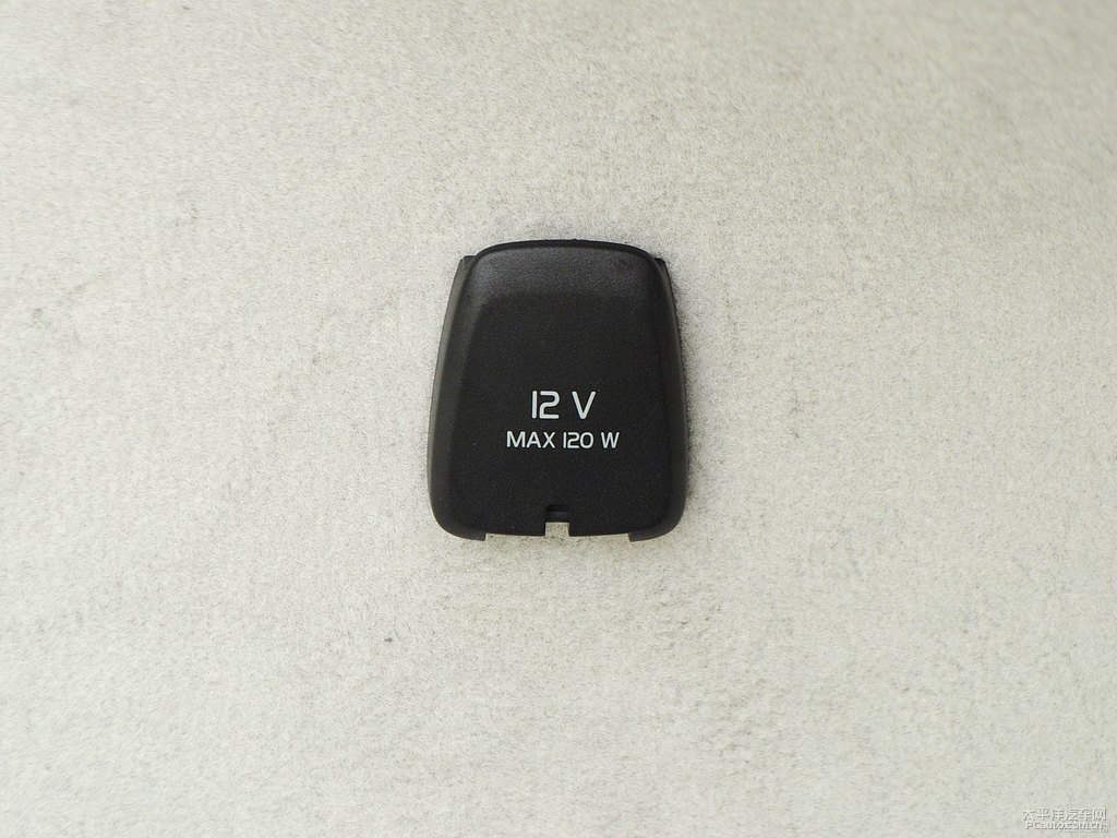 水晶白沃爾沃XC90后備廂空間圖片