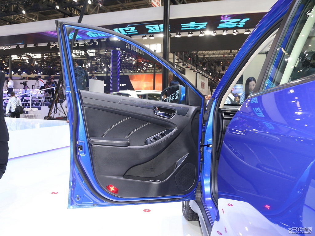 帝王藍(lán)風(fēng)光580車廂內(nèi)飾圖片