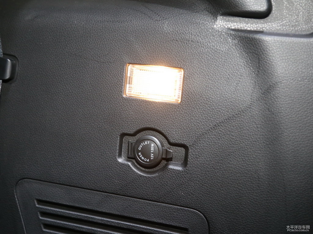 帝王藍風光580后備廂空間圖片