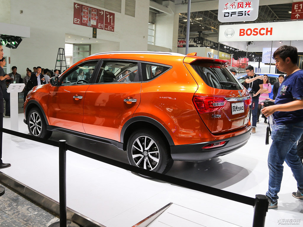 翡鉆紅風(fēng)光580整車外觀外觀圖片