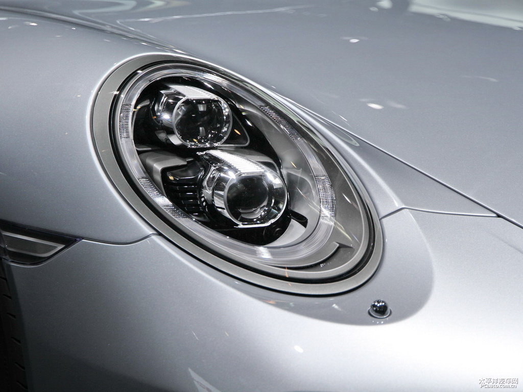 銠銀保時(shí)捷911車頭外觀圖片