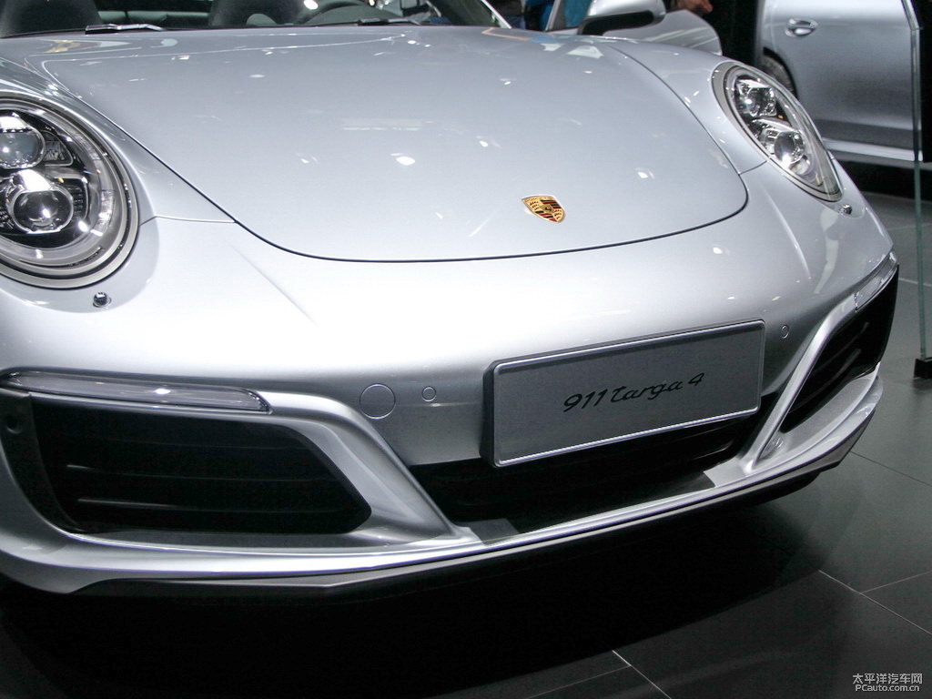 銠銀保時(shí)捷911車頭外觀圖片