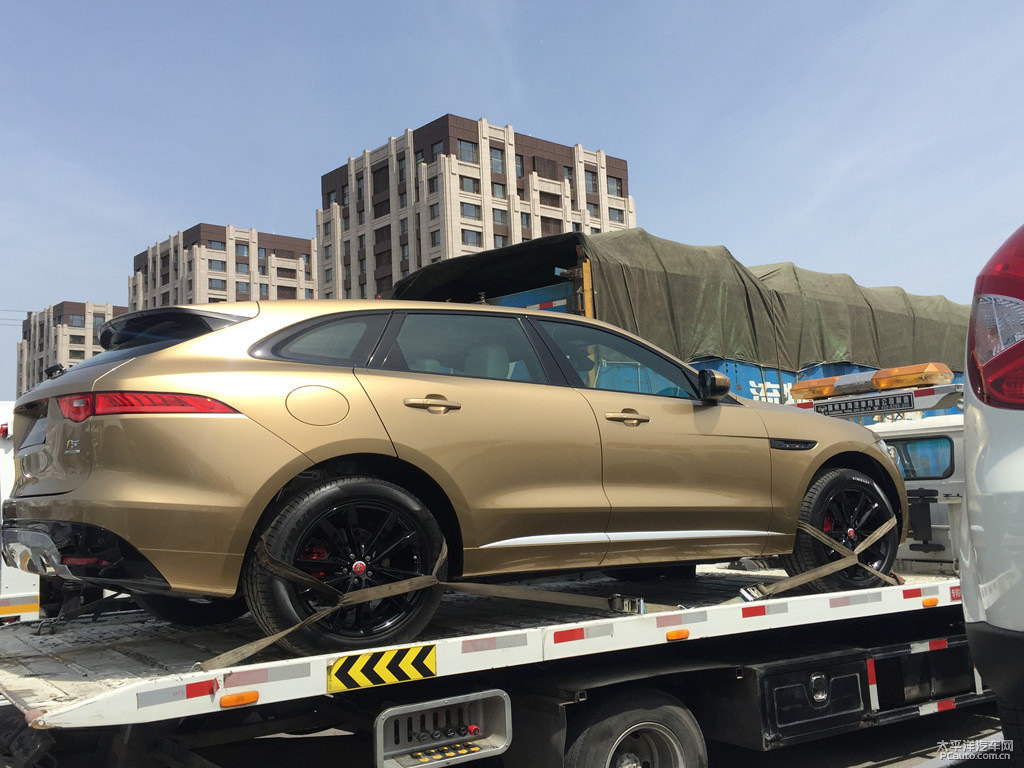 ʯӢɫݱF-PACE܇^^DƬ