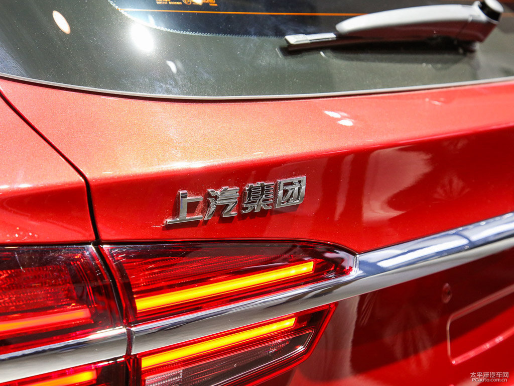 寶石紅榮威RX5車尾外觀圖片