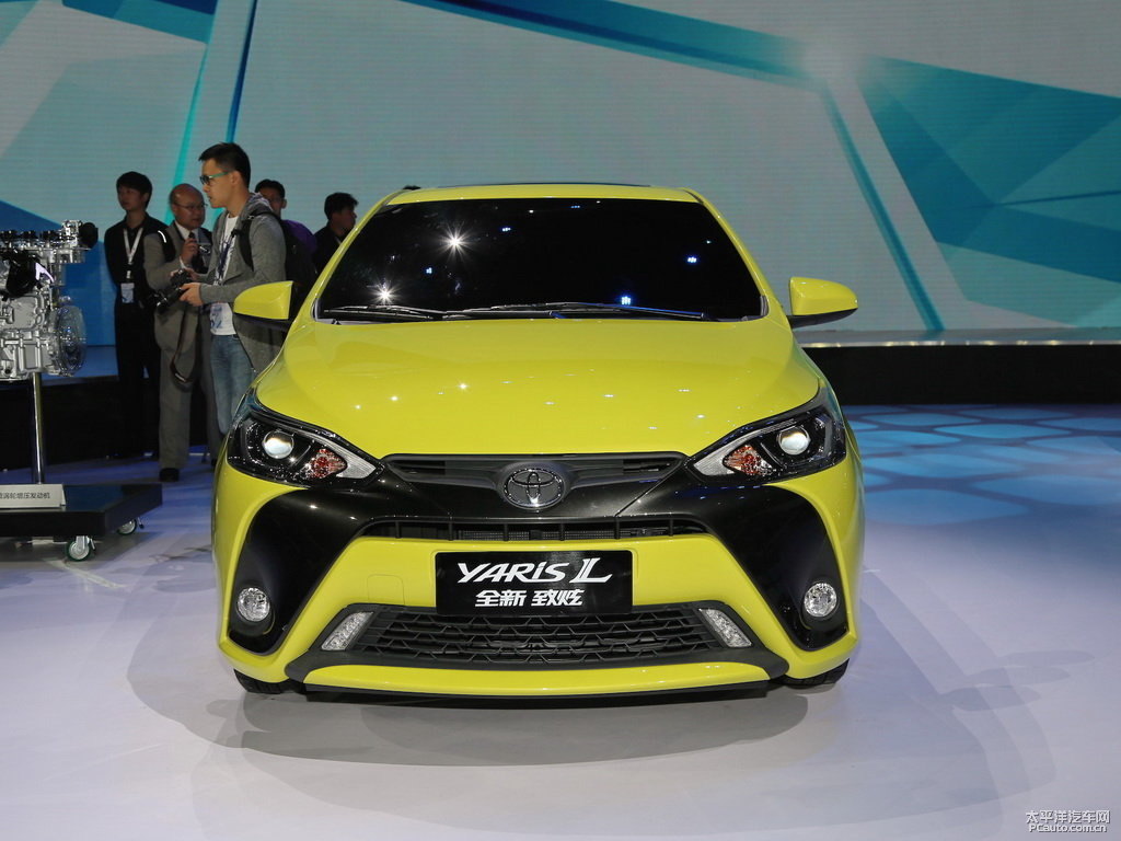 檸檬黃YARiS L 致炫整車(chē)外觀外觀圖片