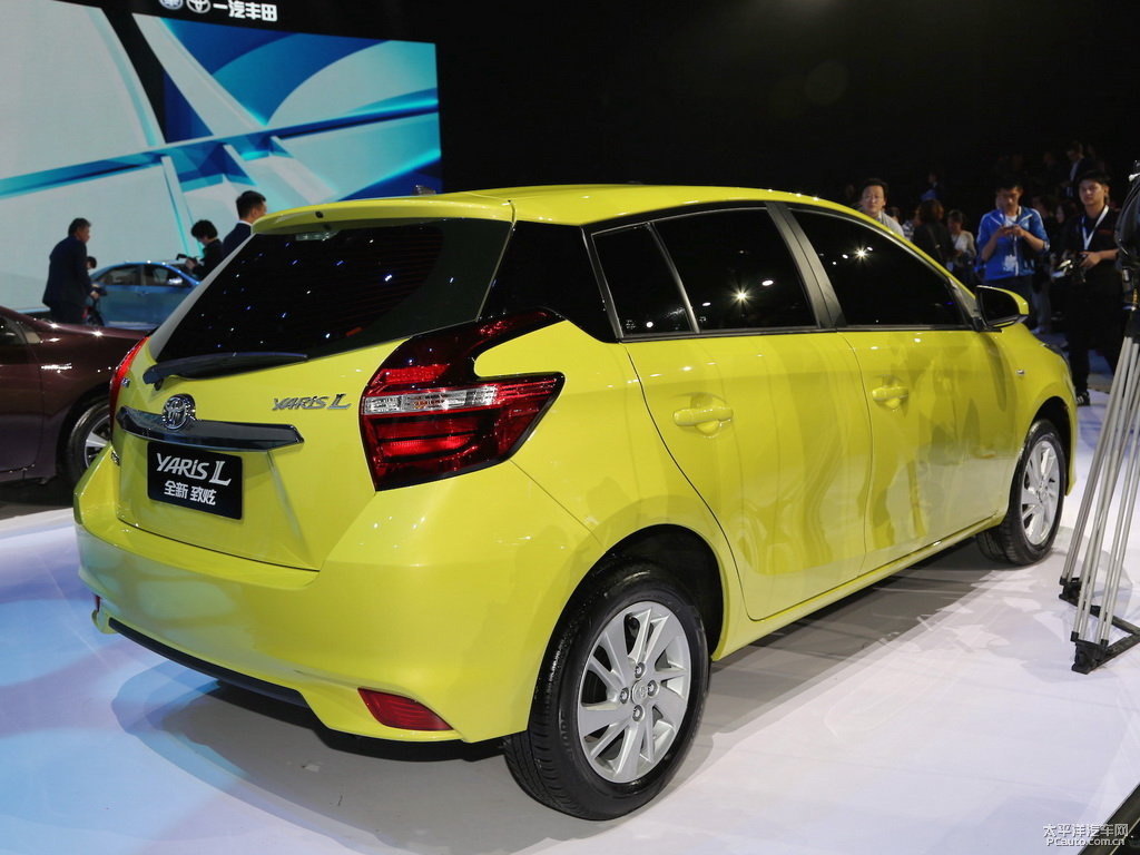 檸檬黃YARiS L 致炫整車外觀外觀圖片