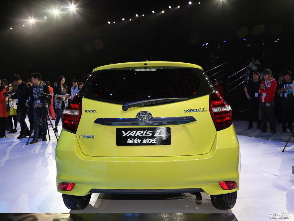 檸檬黃YARiS L 致炫整車外觀外觀圖片