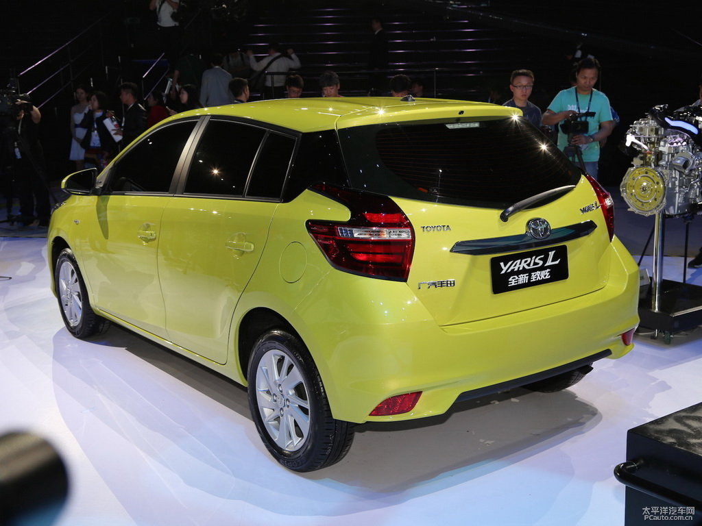 檸檬黃YARiS L 致炫整車外觀外觀圖片
