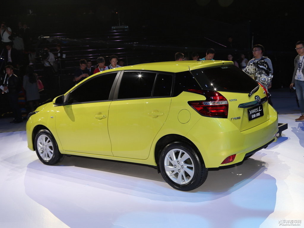 檸檬黃YARiS L 致炫整車外觀外觀圖片