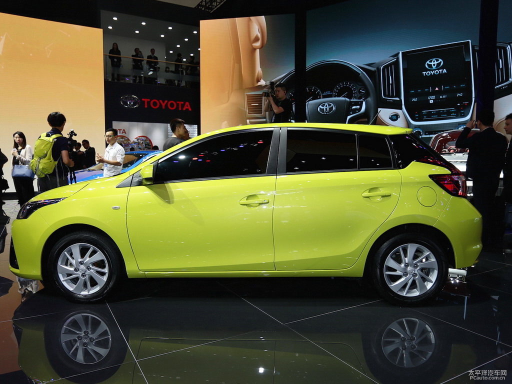 檸檬黃YARiS L 致炫整車外觀外觀圖片