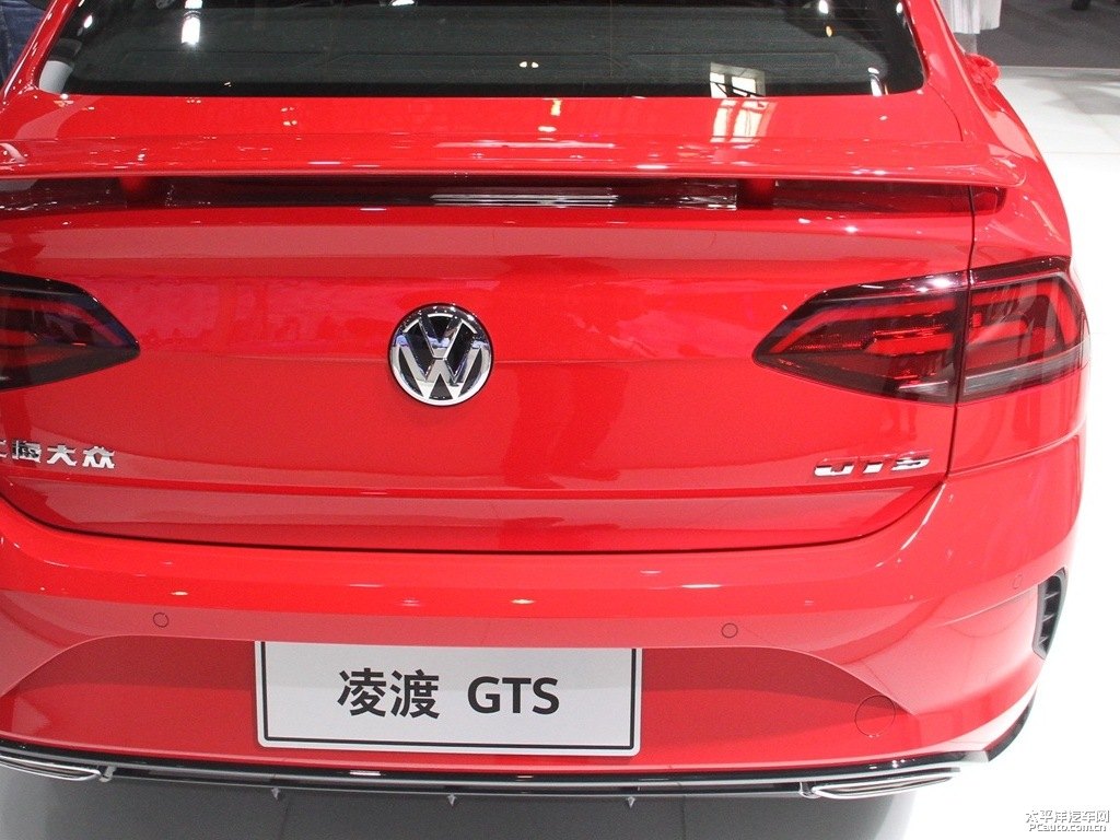 炙熱紅凌渡車尾外觀圖片