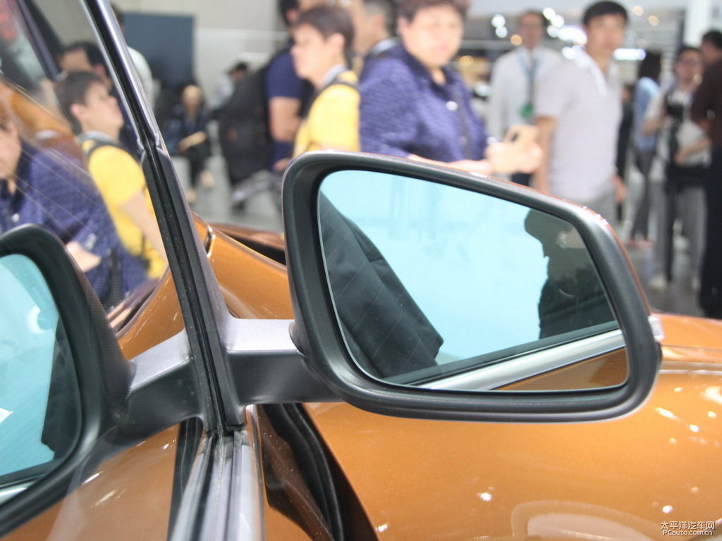 栗銅棕寶馬X1車身外觀圖片