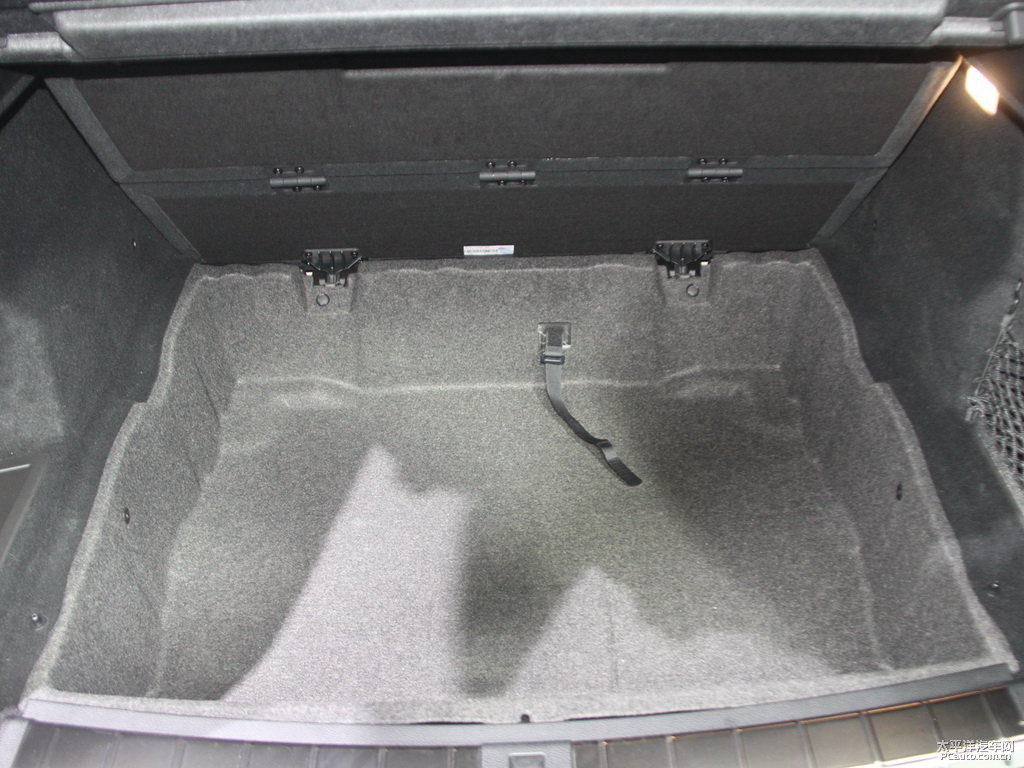 栗銅棕寶馬X1后備廂空間圖片