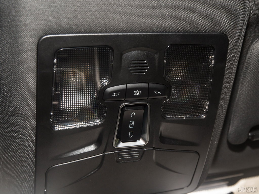 海防綠陸風(fēng)X7車廂內(nèi)飾圖片