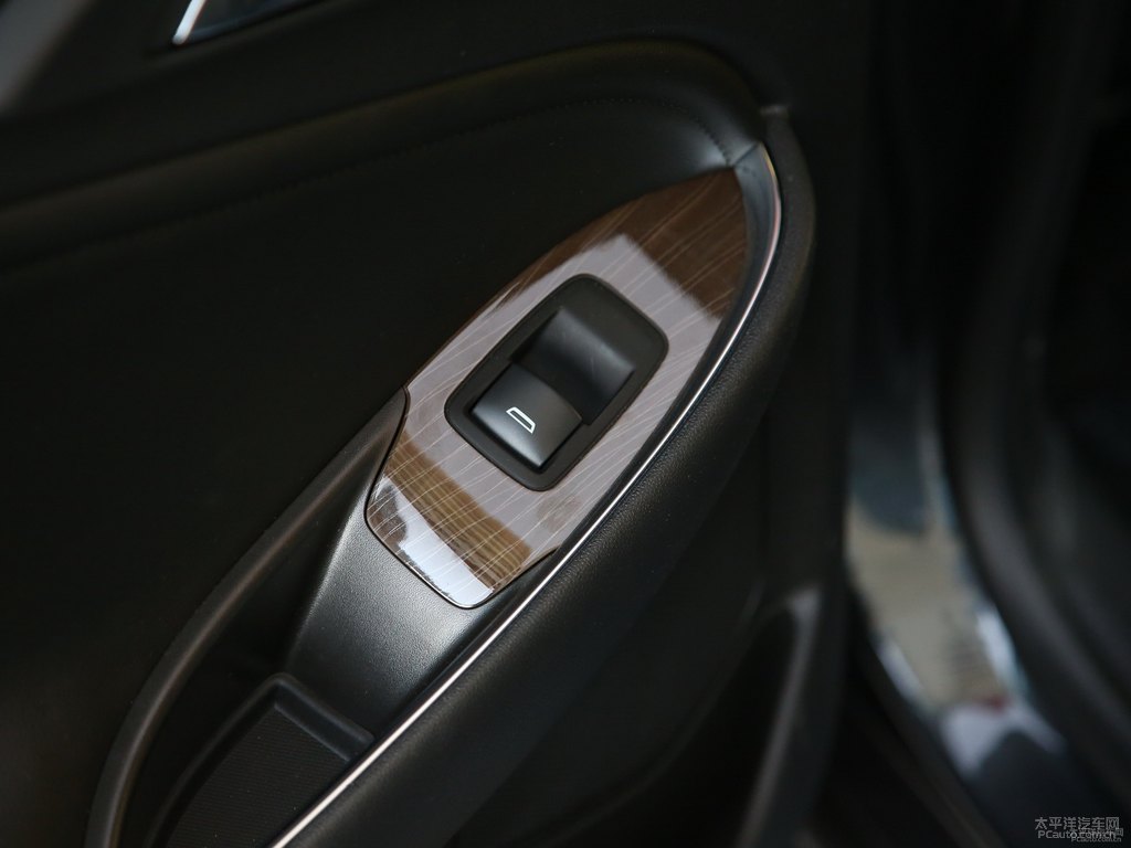 州際灰邁銳寶XL車廂內(nèi)飾圖片
